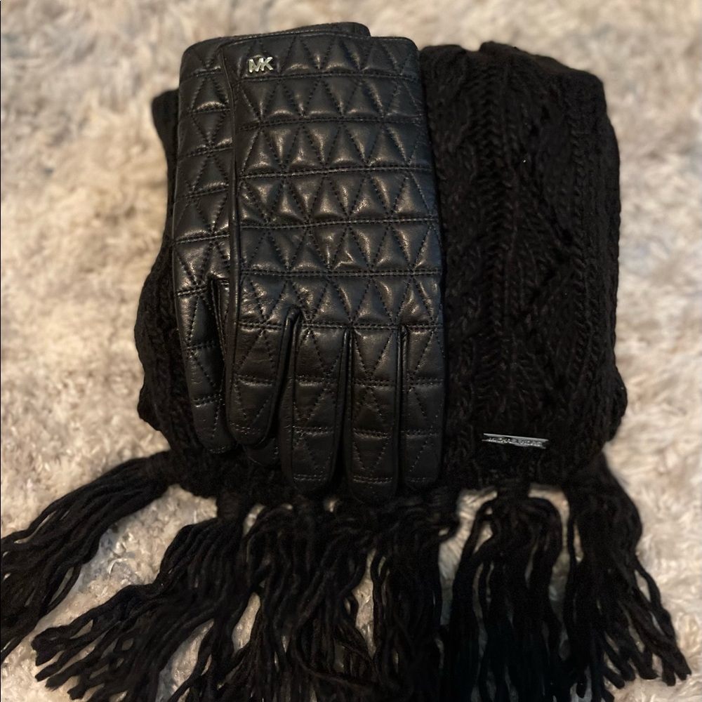 Michael Kors XL scarf and gloves set